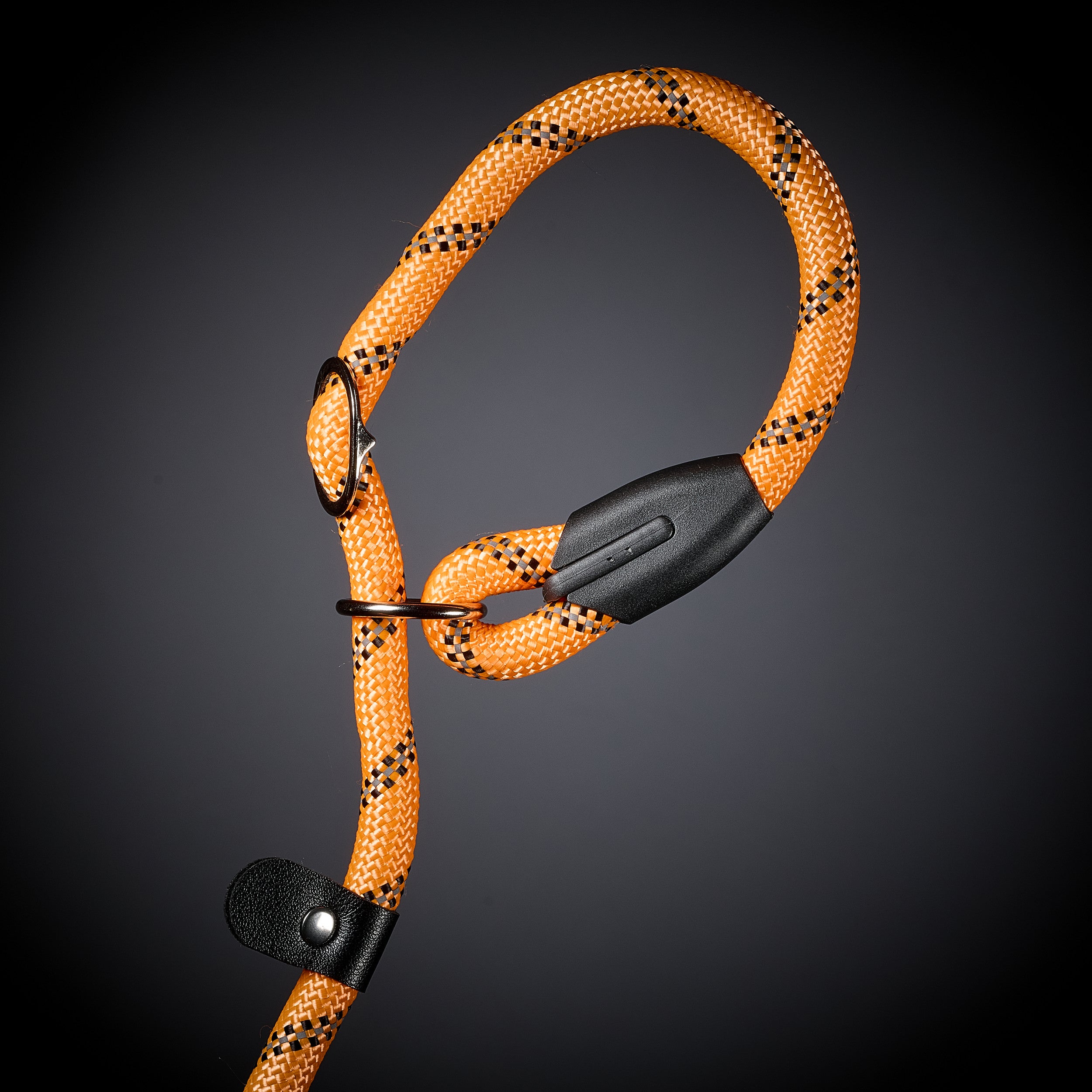Orange slip rope lead with metal choke stopper