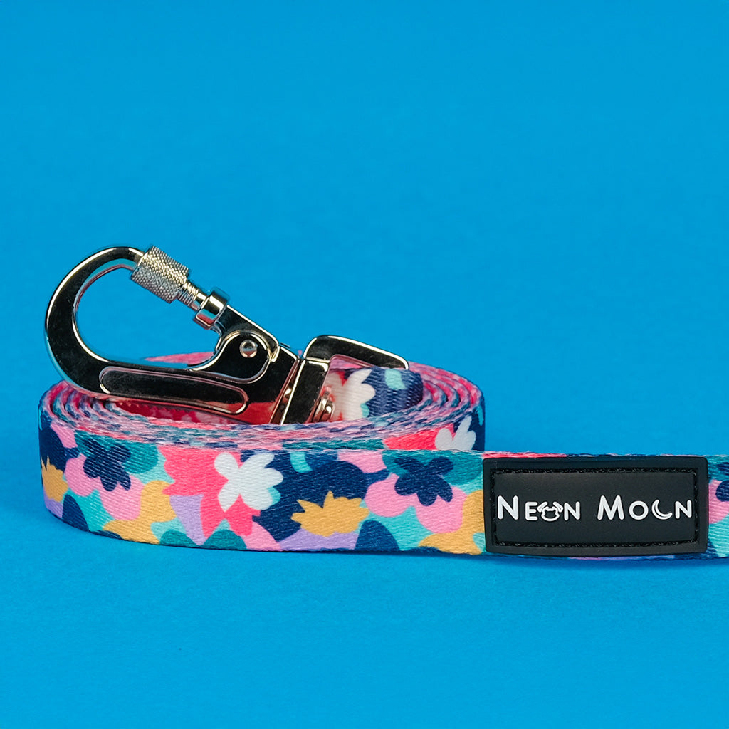 Floral Print Luna Lead with Carabiner-style lockable clip