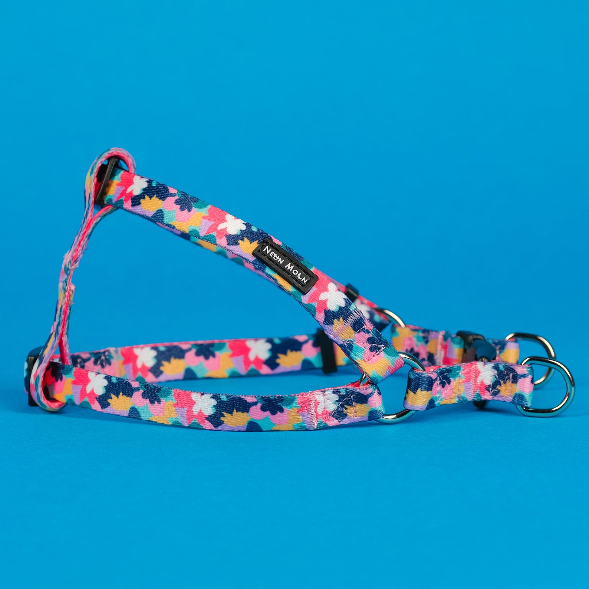 Multicoloured step in dog harness for large dogs